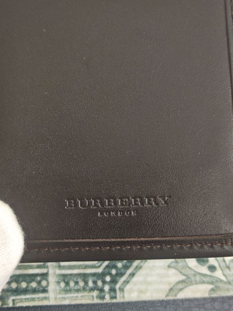 バーバリーショルダータイプの財布、BURBERRY