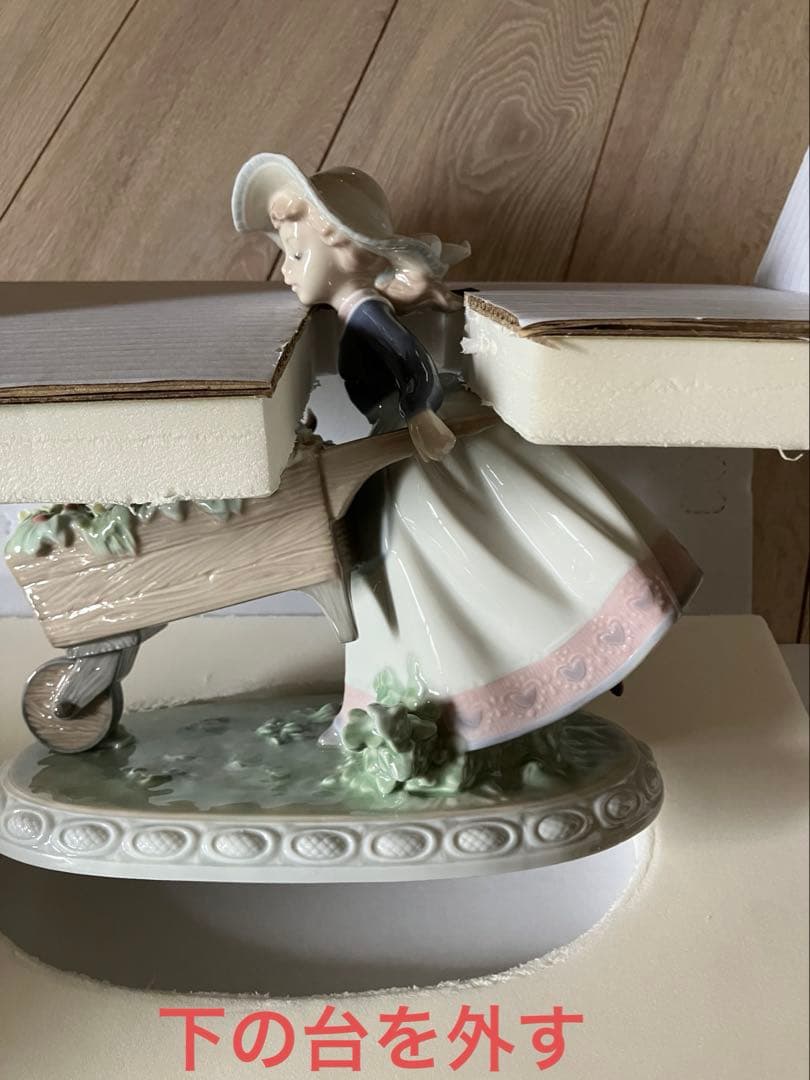 ⭐️新品⭐️リヤドロ 5460 乗せてあげる 犬 花 女の子 陶器 正規箱付