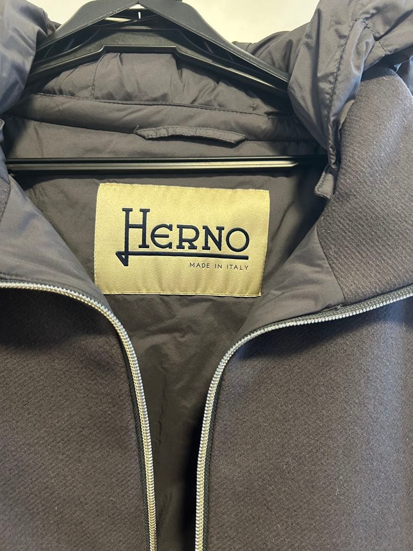 ヘルノダウンコート