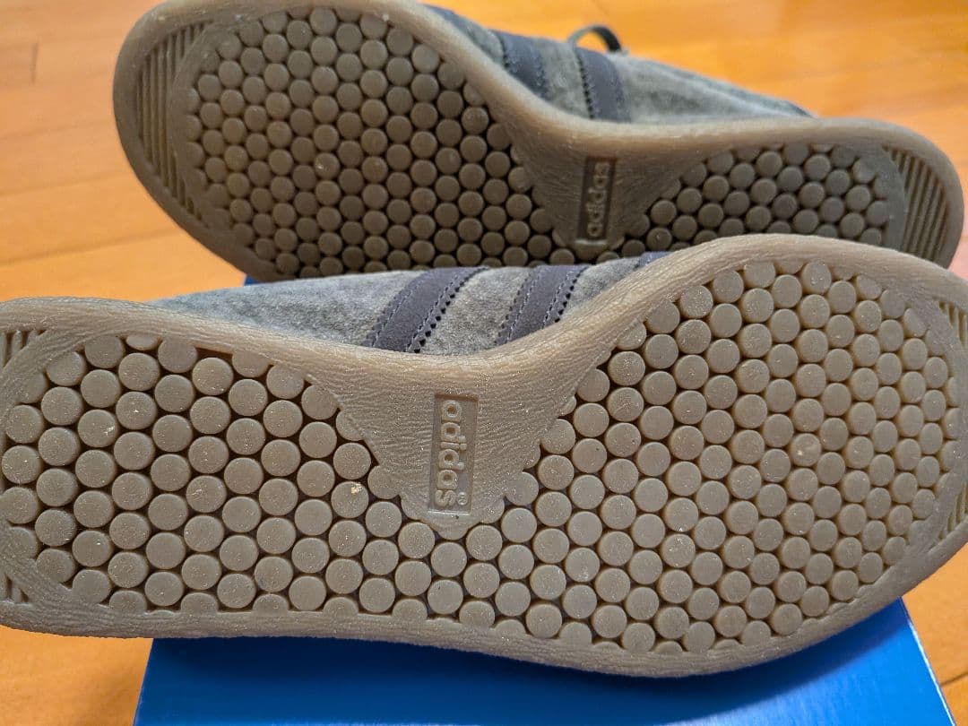 adidas TOBACCO JS グレー 240