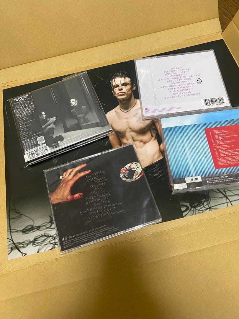 yungblud ヤングブラッド　アルバム4枚セット　サマソニ　ポスター無し