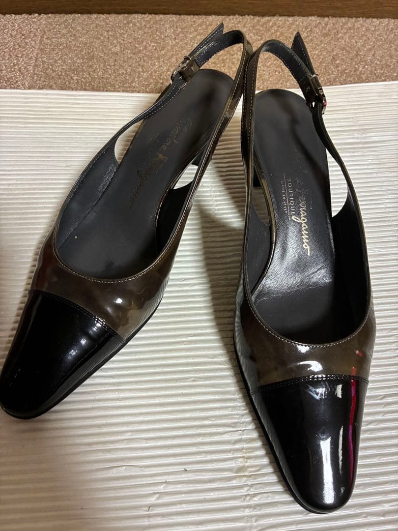サルヴァトーレフェラガモ　パンプス　バックストラップ　2足まとめ売り