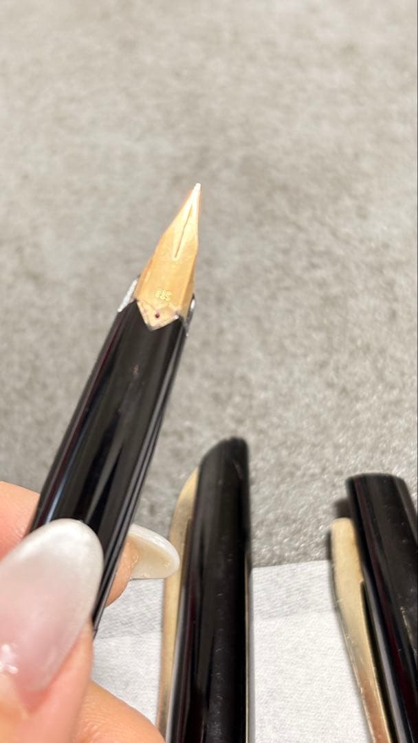 万年筆ペン先 585一つ、14k一つ