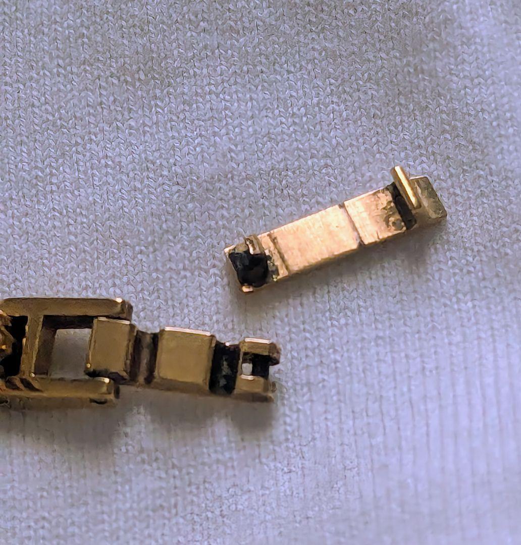 GUCCI 腕時計 チェンジベゼル レッドベゼル 不動 ジャンク品 部品取り用