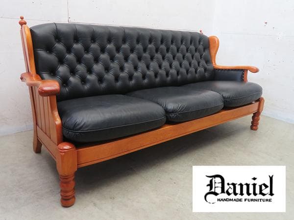 美品■横浜ダニエル■A522■130万■レオナ■3人掛けソファ■本革■樺桜無垢材