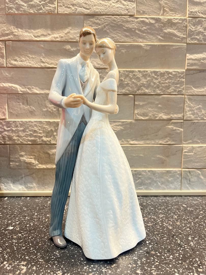 【美品】【送料無料】リヤドロ　「いつまでも」　磁器人形