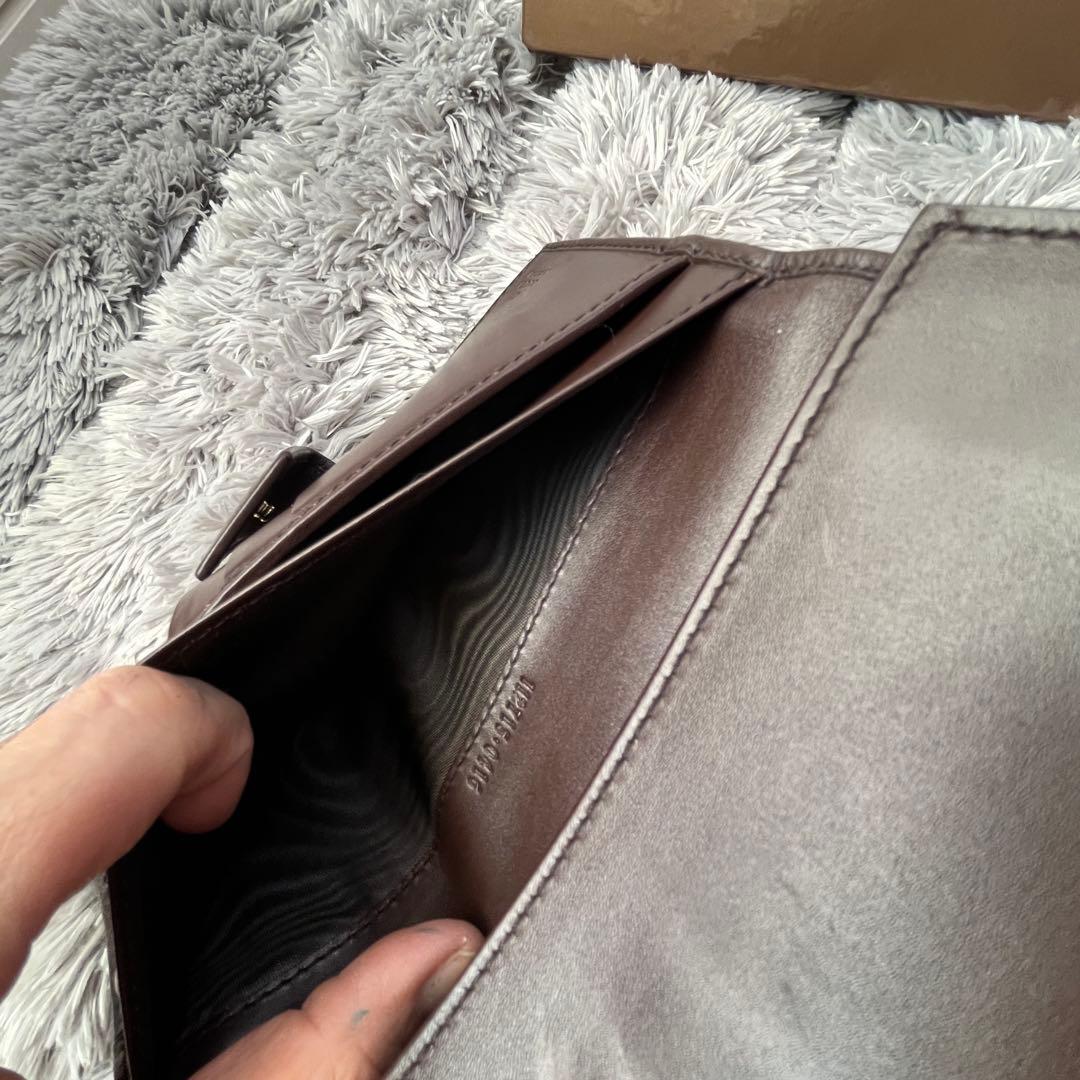 良品✨GUCCI シマ　長財布　ダークブラウン　ロゴプレート　Wホック