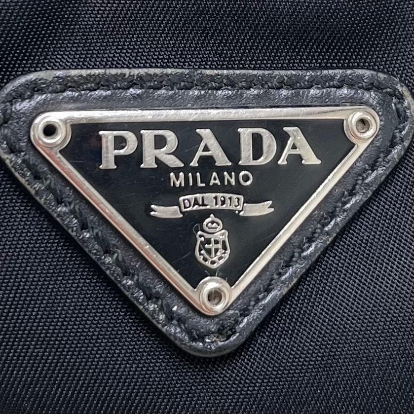 PRADA プラダ　ポーチ 三角ロゴ ブラック　白タグあり　美品