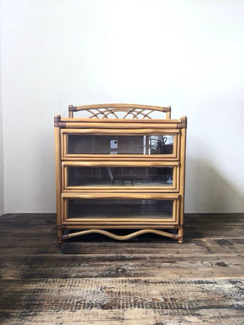 【田代】ラタン製 ガラスチェスト 3段 キャビネット 籐家具