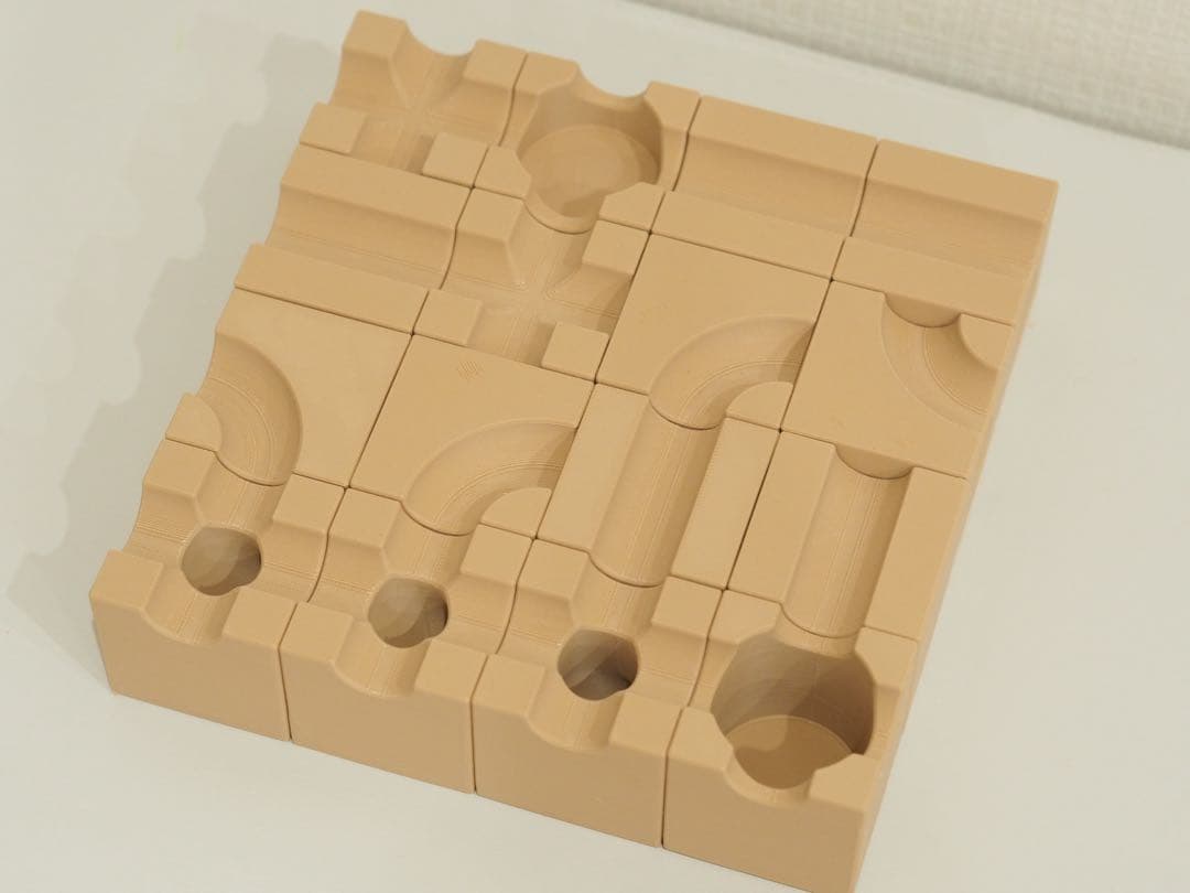 【りんご】マグキューブ 磁石内蔵型 ビー玉転がし ライトブラウン