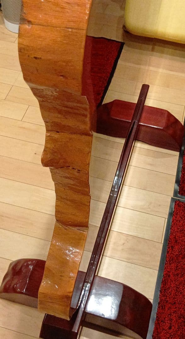 木製衝立（かりん） 赤色 不規則な形状