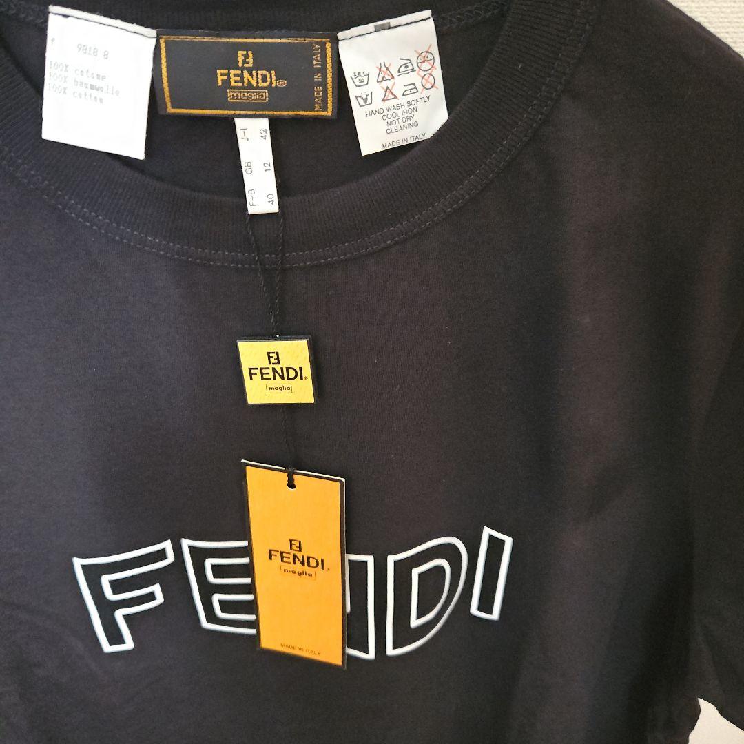 FENDI ロゴ入り 黒 Tシャツ 新品未使用品タグ付きサイズ42(L〜XL)