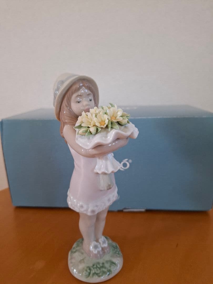 リヤドロ　あなたに花を