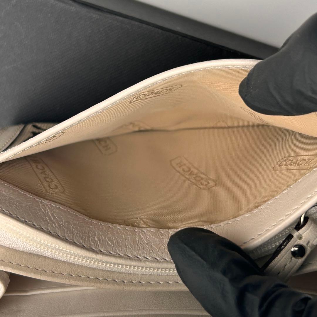 ✨美品✨ COACH コーチ 二つ折り財布 ホワイト シグネチャー 折り財布