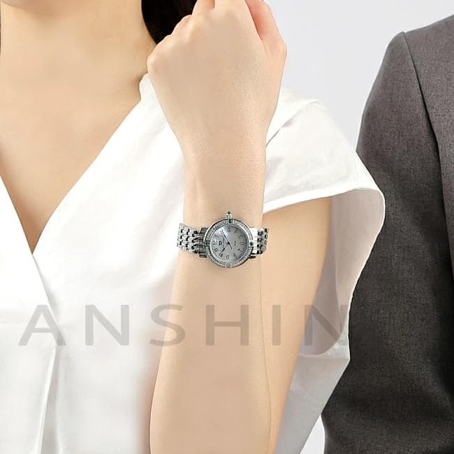 新品 ロイヤルモントレス ソーラー　エメラルド4石　レディース 腕時計 シルバー