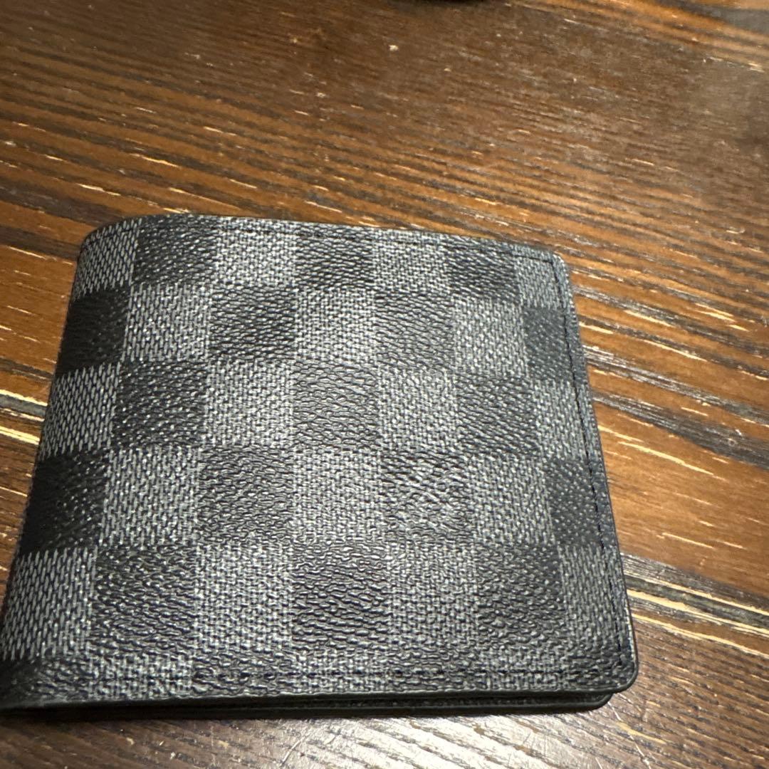 ルイヴィトン二つ折り財布