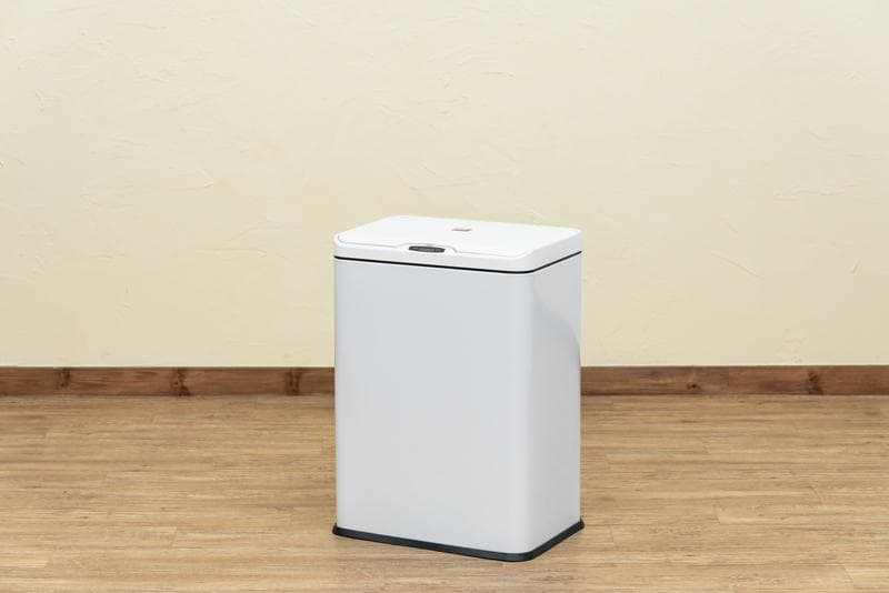 《新品・送料無料》センサー自動開閉式　2分別　ダストボックス　50L　BK/WH