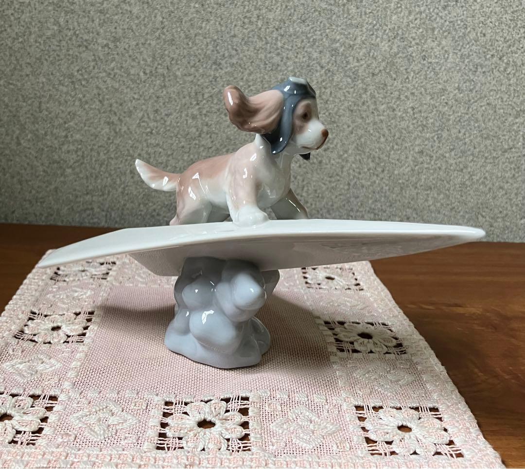 リヤドロ　パイロット　紙飛行機　犬