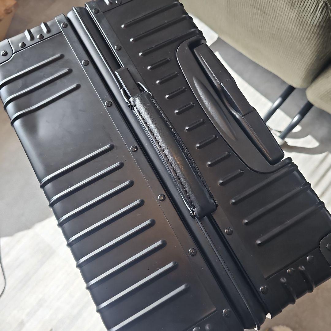 H*a様 廃盤品 イノベーター アルミ INV5811 Stealth blac