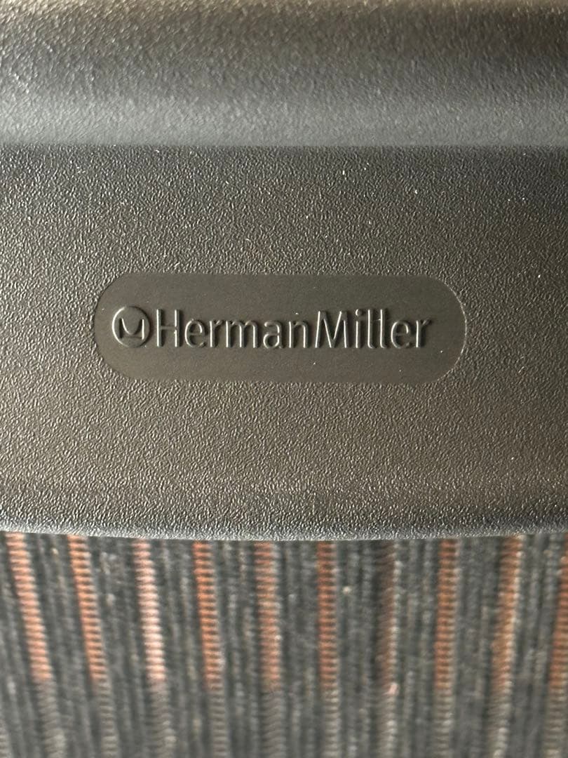 ハーマンミラー アーロンチェア USED
