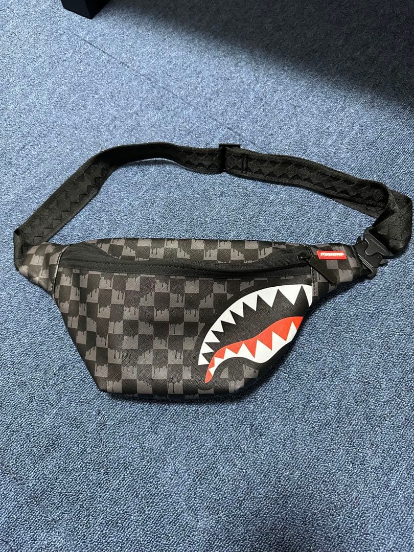 sprayground ショルダーバッグ