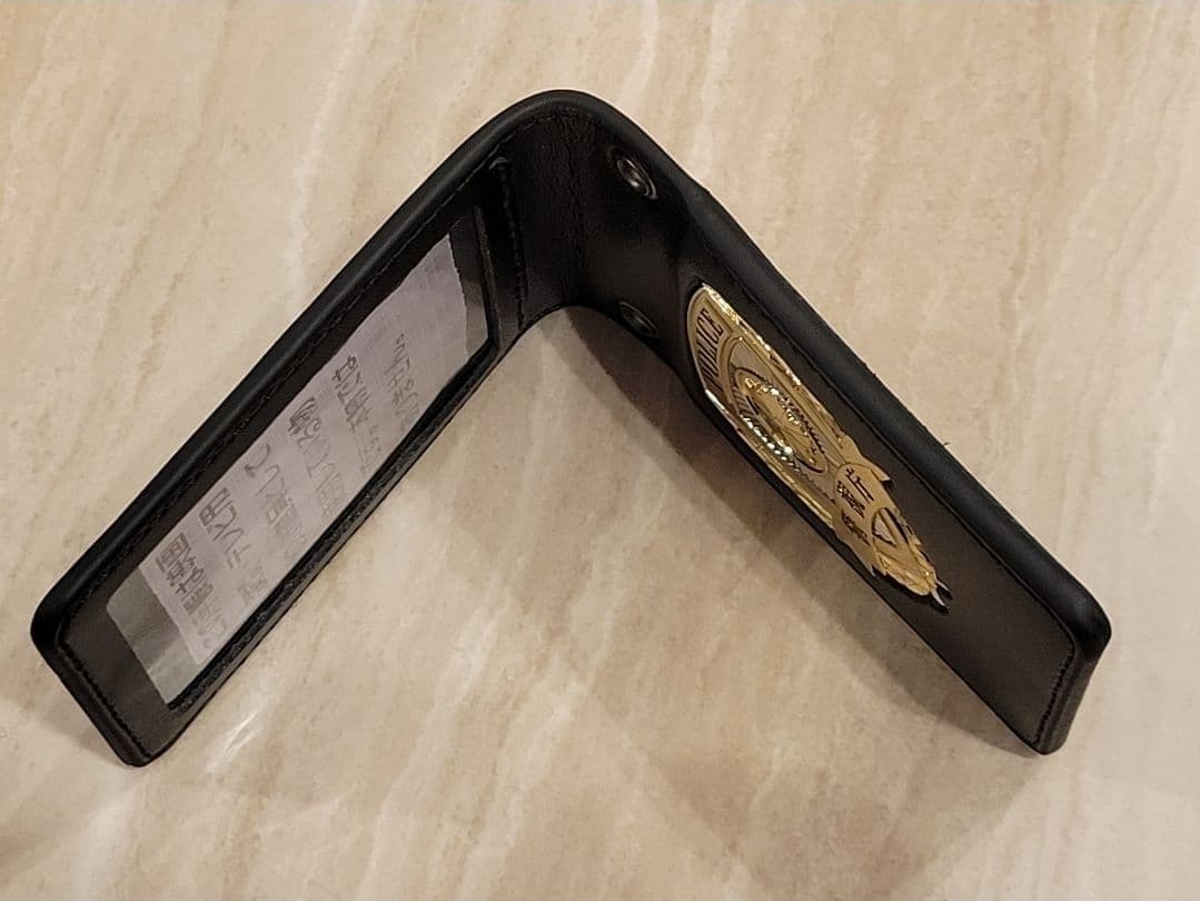 【値下げ有】警察手帳　撮影用　レプリカ　紐付き