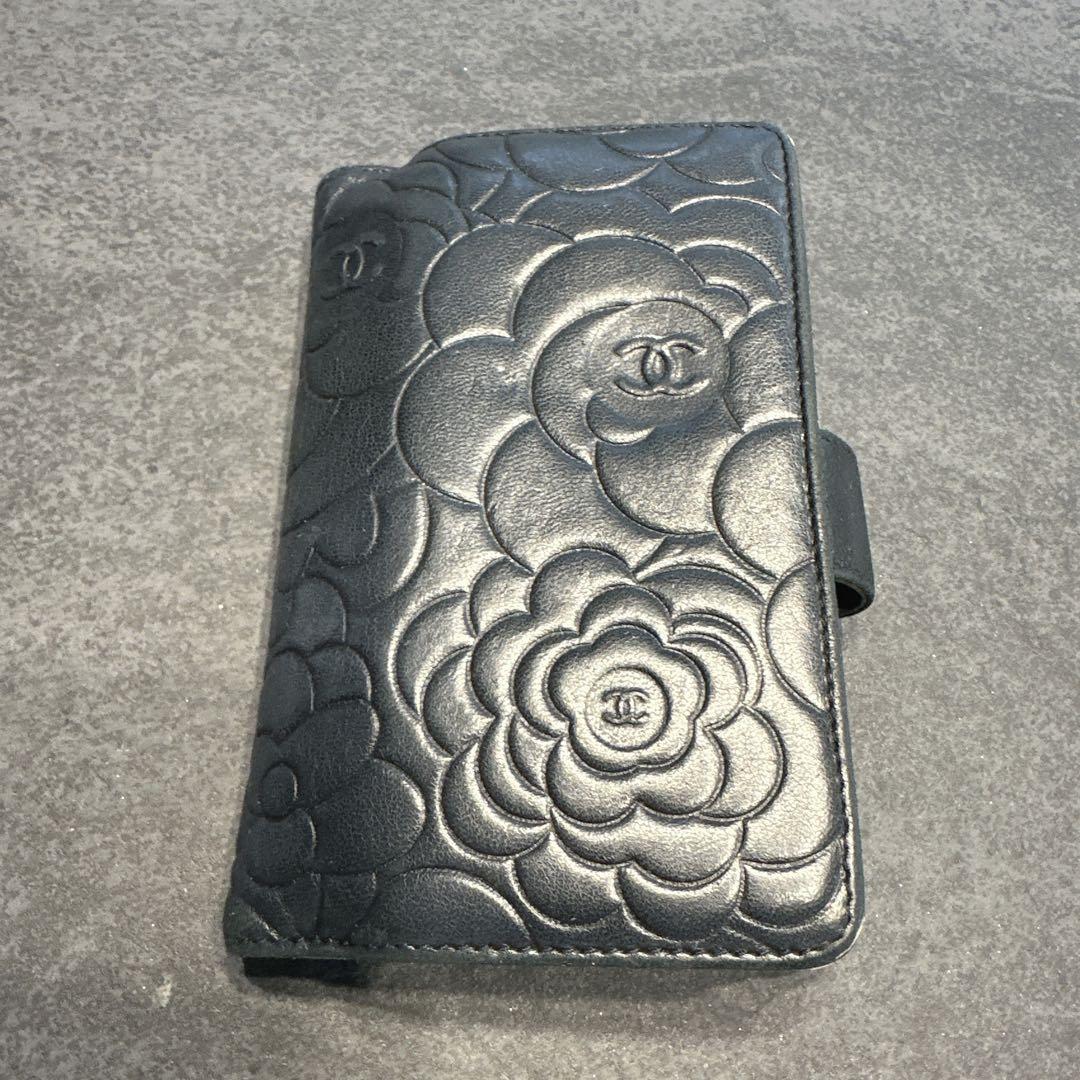 CHANEL 二つ折り財布 ブラック　カメリア