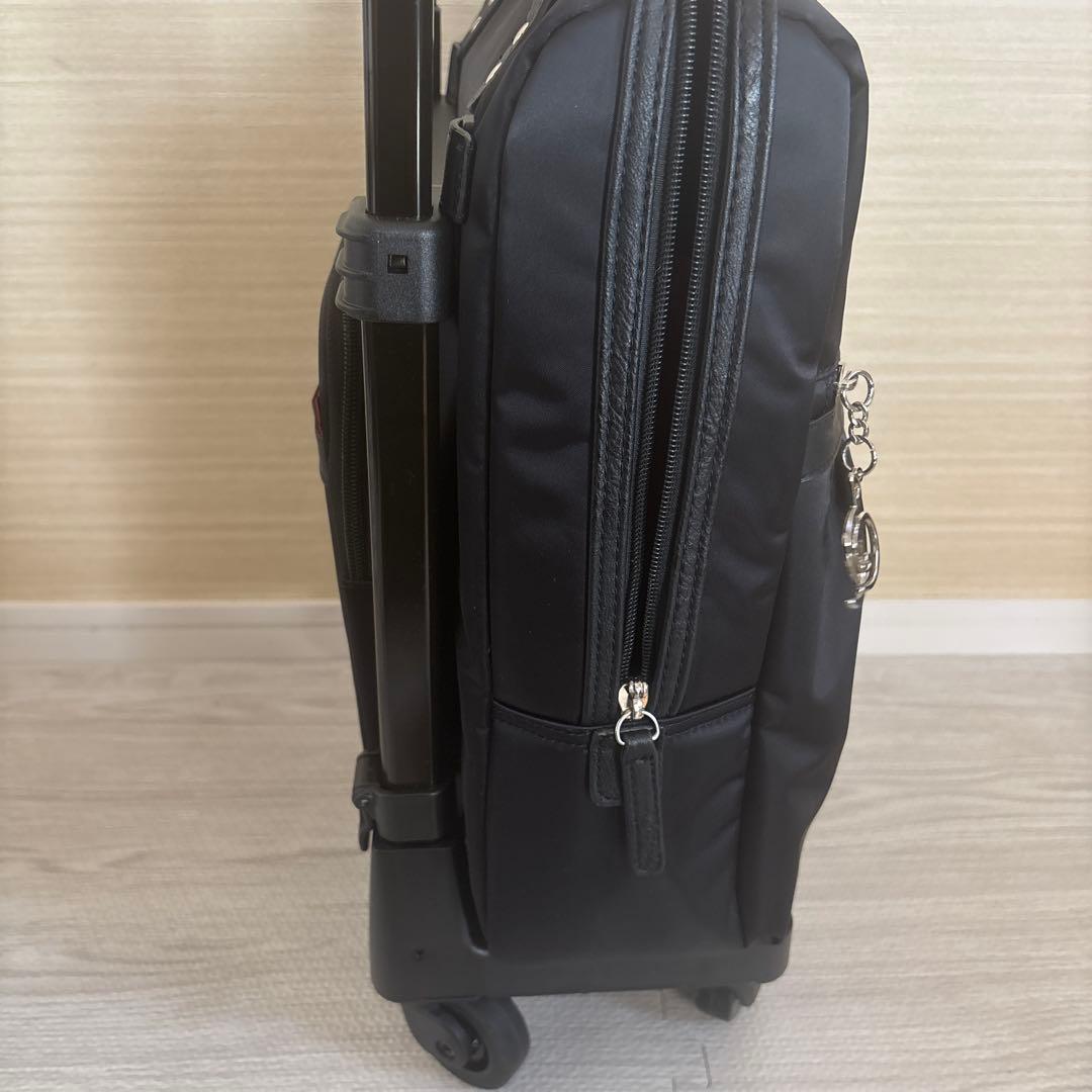 【美品】スワニー　キャリーバッグ　クレーぺ　黒　ストッパー機能