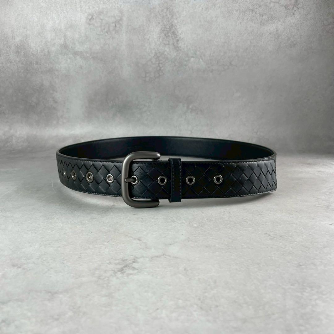 エスちゃん✨ボッテガヴェネタ ベルト 黒 レザー イントレチャート 高級感