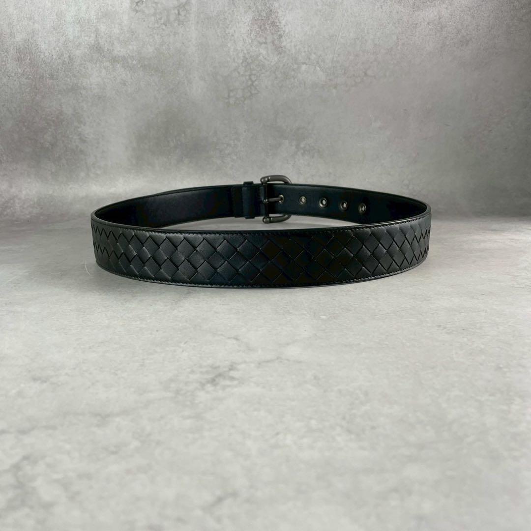 エスちゃん✨ボッテガヴェネタ ベルト 黒 レザー イントレチャート 高級感