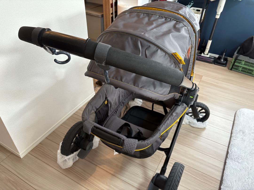 ゆ*こ様 [クリスマスセール]PIVOT XPLORER ベビーカー