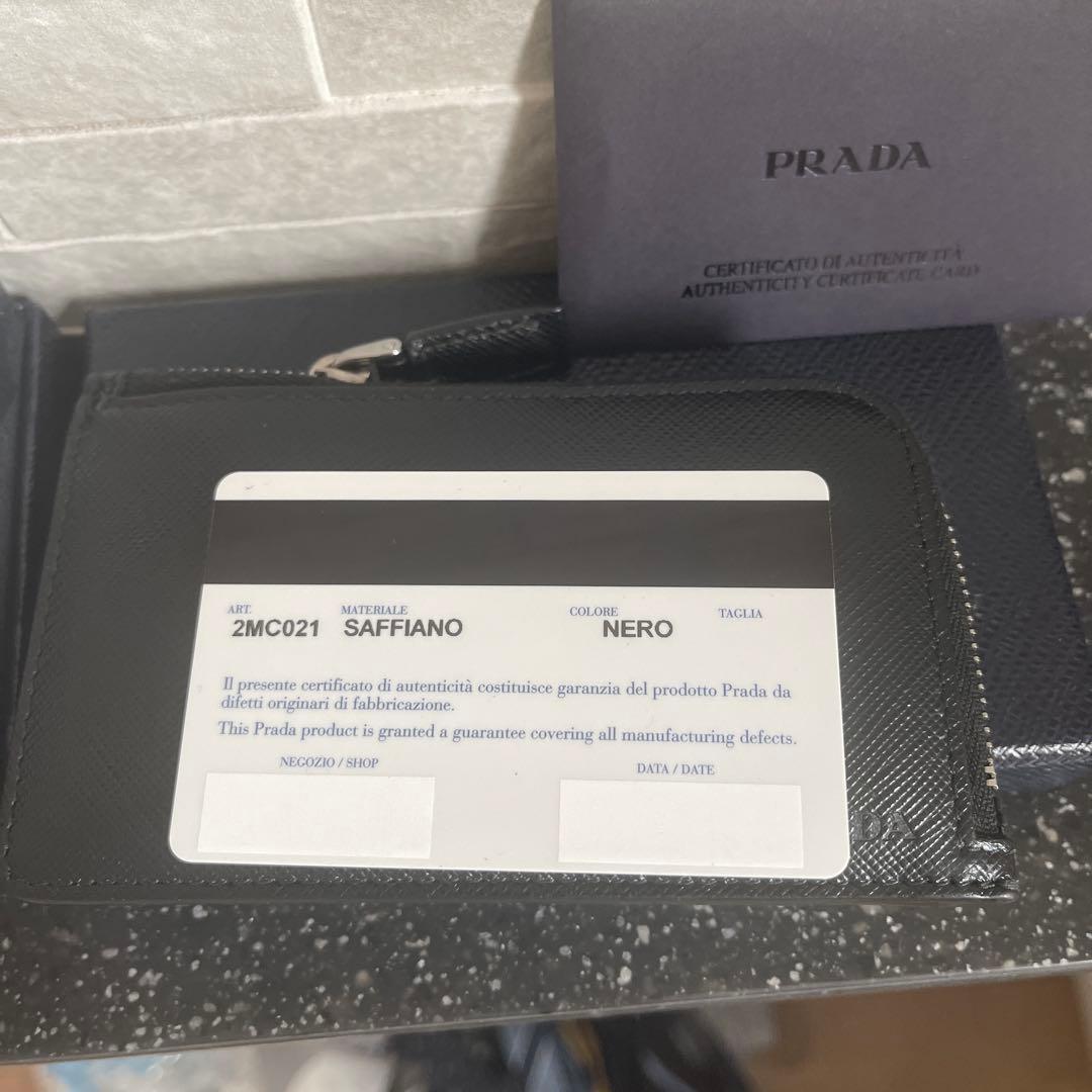 PRADAプラダ ポルタカルト・ディ・クレディト カードケース本革黒 美品