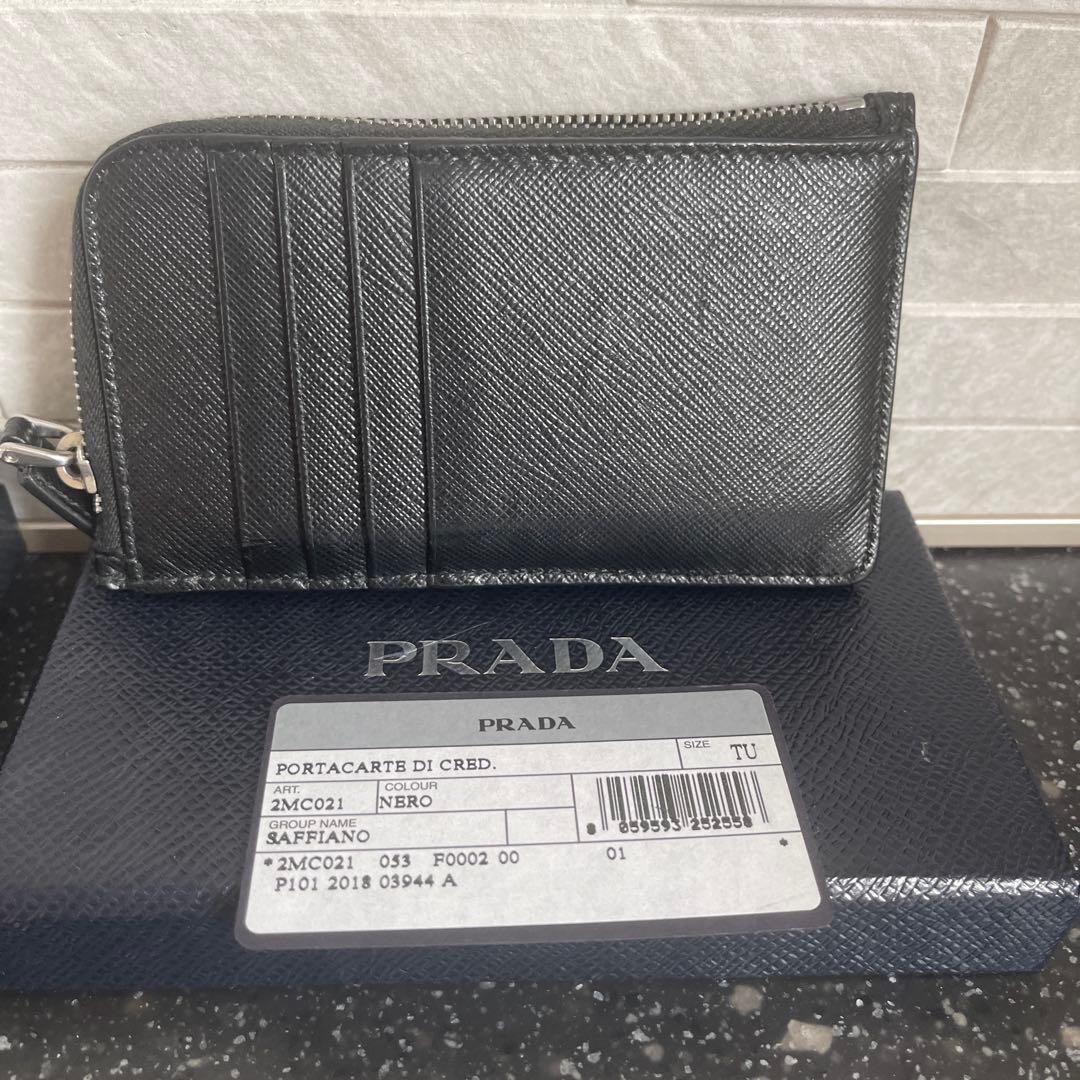 PRADAプラダ ポルタカルト・ディ・クレディト カードケース本革黒 美品