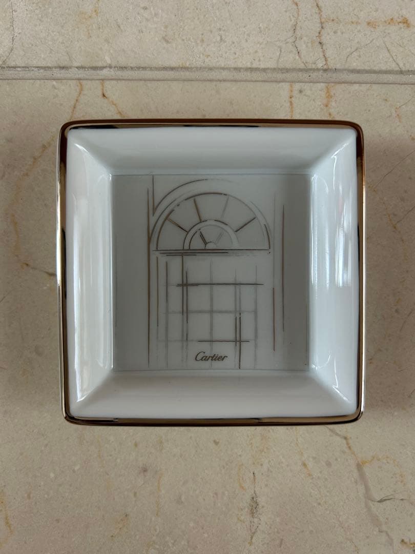 Cartier 窓デザイン 小物入れ　ミニトレイアッシュトレイ新品未使用　非売品