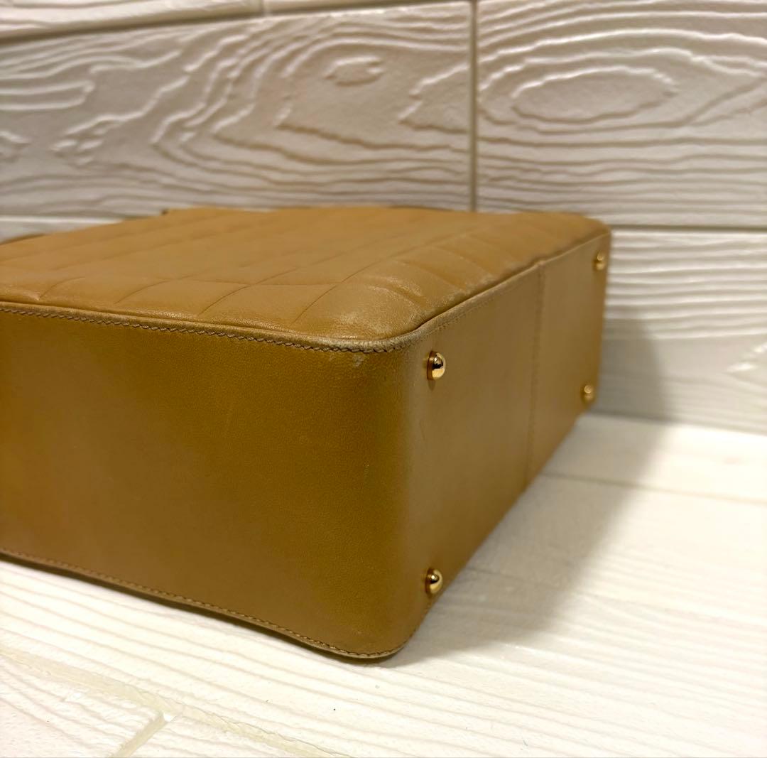 CHANEL ベージュ トートバッグ　チョコバー　カーフスキン