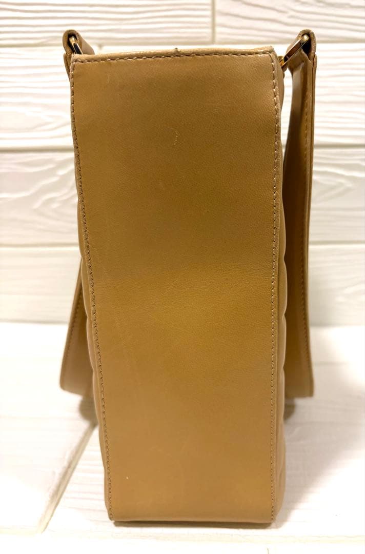 CHANEL ベージュ トートバッグ　チョコバー　カーフスキン