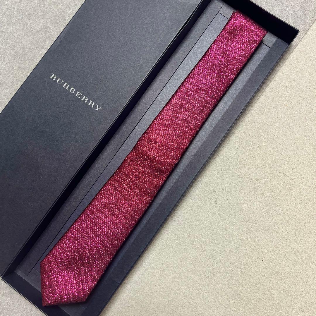 美品　バーバリーロンドン　ネクタイ　赤ピンク　ラメ　派手　結婚式