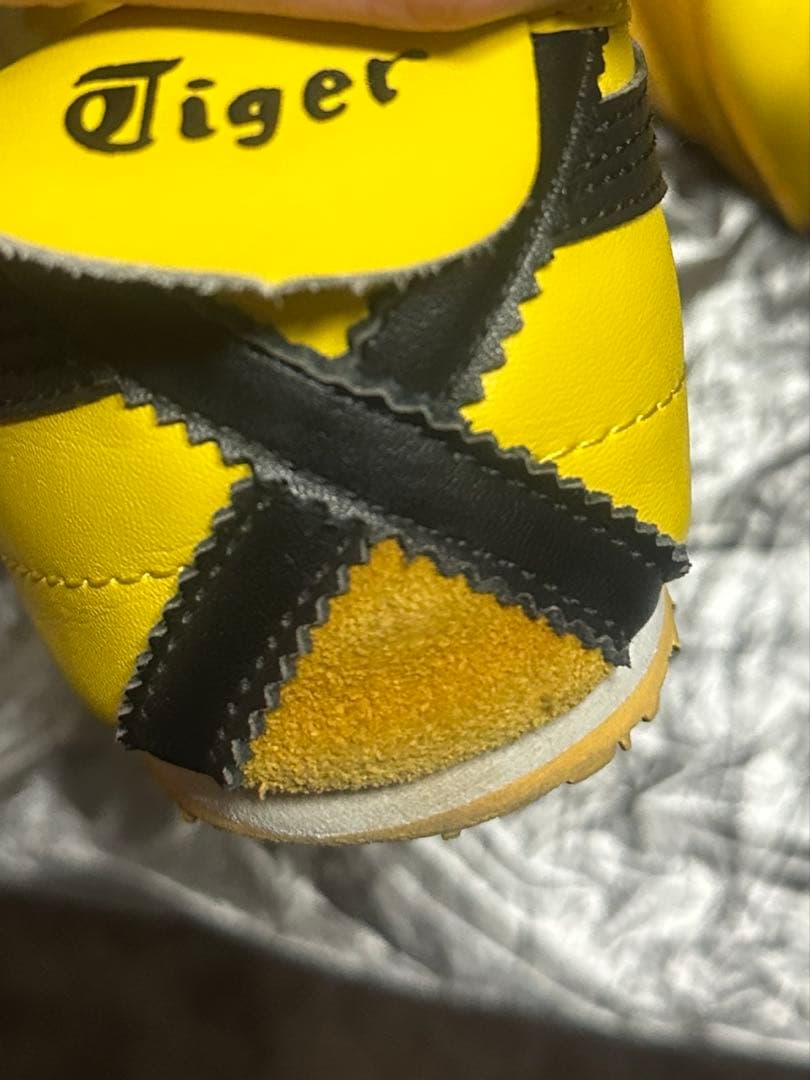 Onitsuka tiger 黄色スニーカー