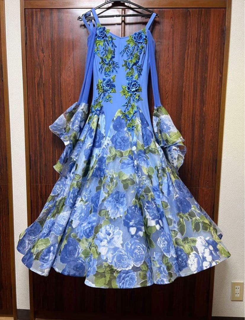 セール中⭐︎ CS 花柄 ダンスドレス 青色