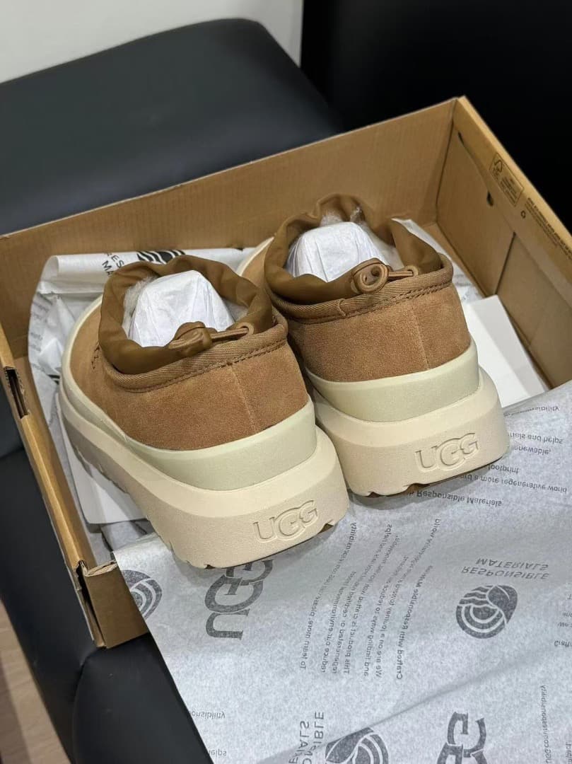 アグ タスマン ウェザー ハイブリッド チェスナット 白キャップサイズ38