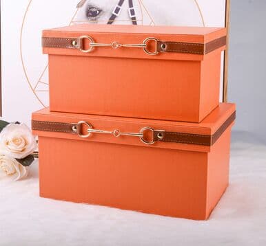 オレンジ色収納ケース