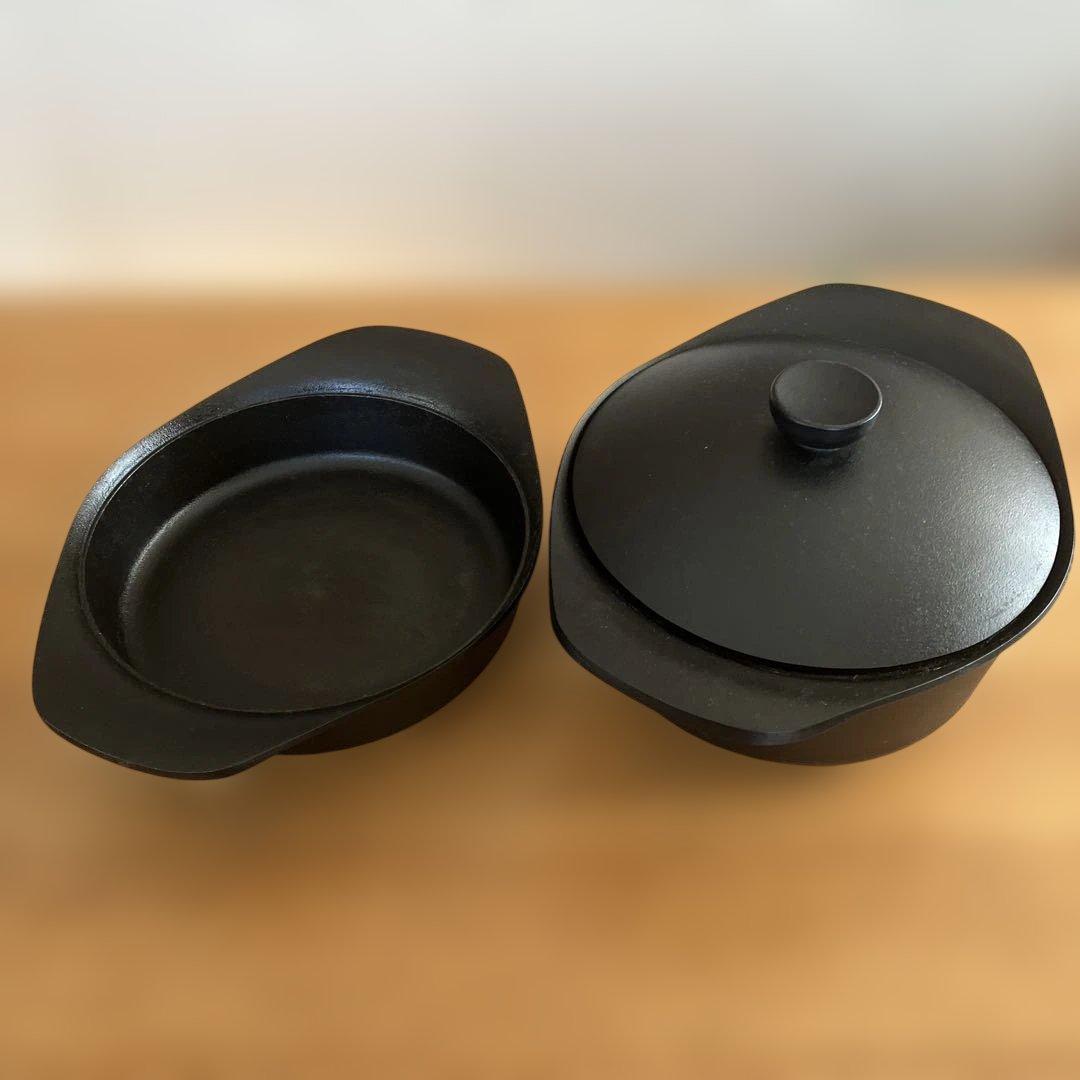 柳宗理デザインの南部鉄器の鉄鍋（浅型・深型のセット）