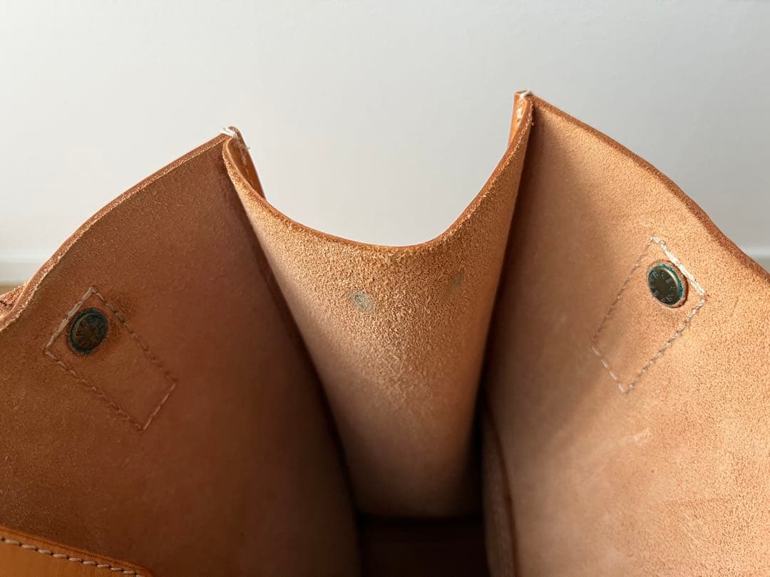 BREE ブリー　レザー トートバッグ　ヌメ革　ポーチ付き