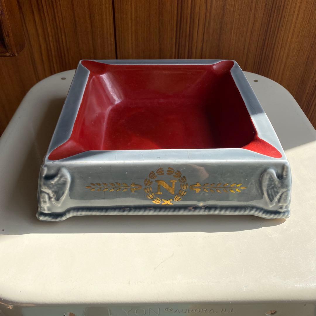 COURVOISIER 陶器製灰皿 四角形