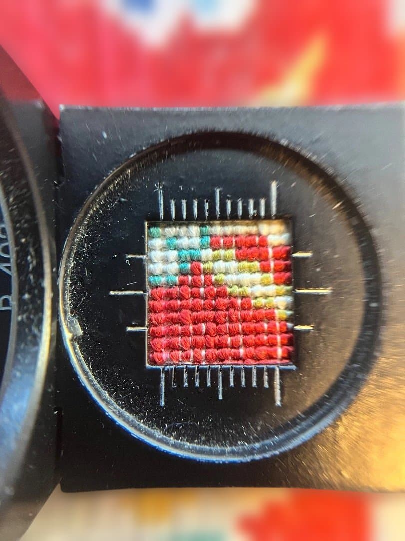 トルコ ヘレケ絨毯です。サイズ: 71x50cm