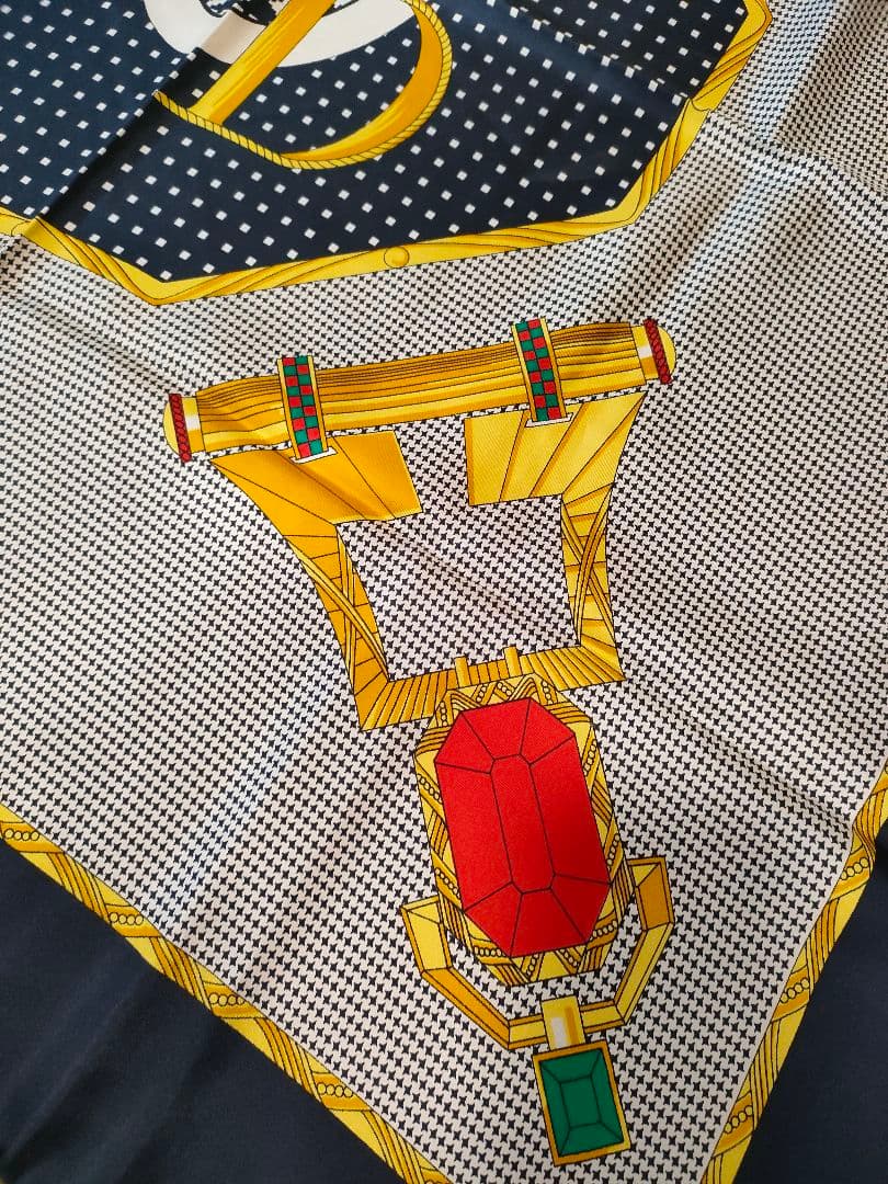 a44 超美品　クリスチャンディオール　Dior　スカーフ　シルク100