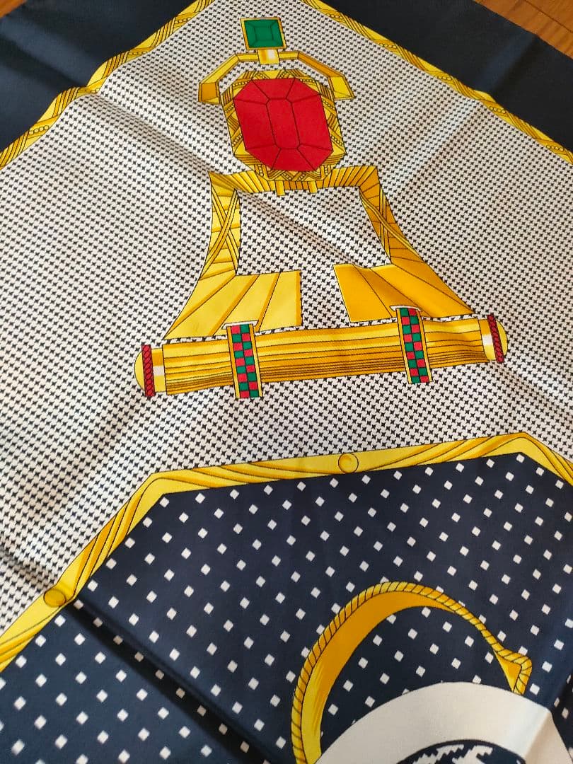 a44 超美品　クリスチャンディオール　Dior　スカーフ　シルク100