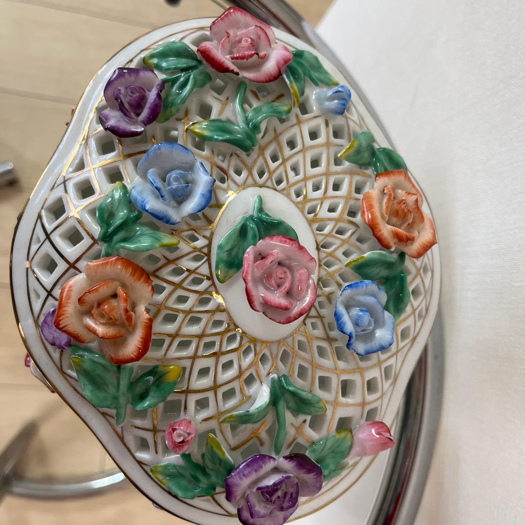 大きな素敵なバラの器　リモージュ　陶器。大幅値下げしました。