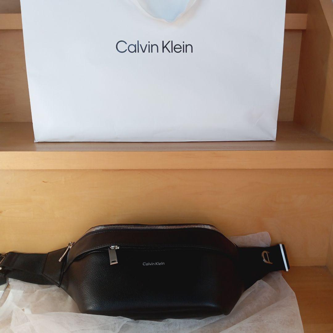12/18までお値下げ！カルバンクライン　ウエストバッグ