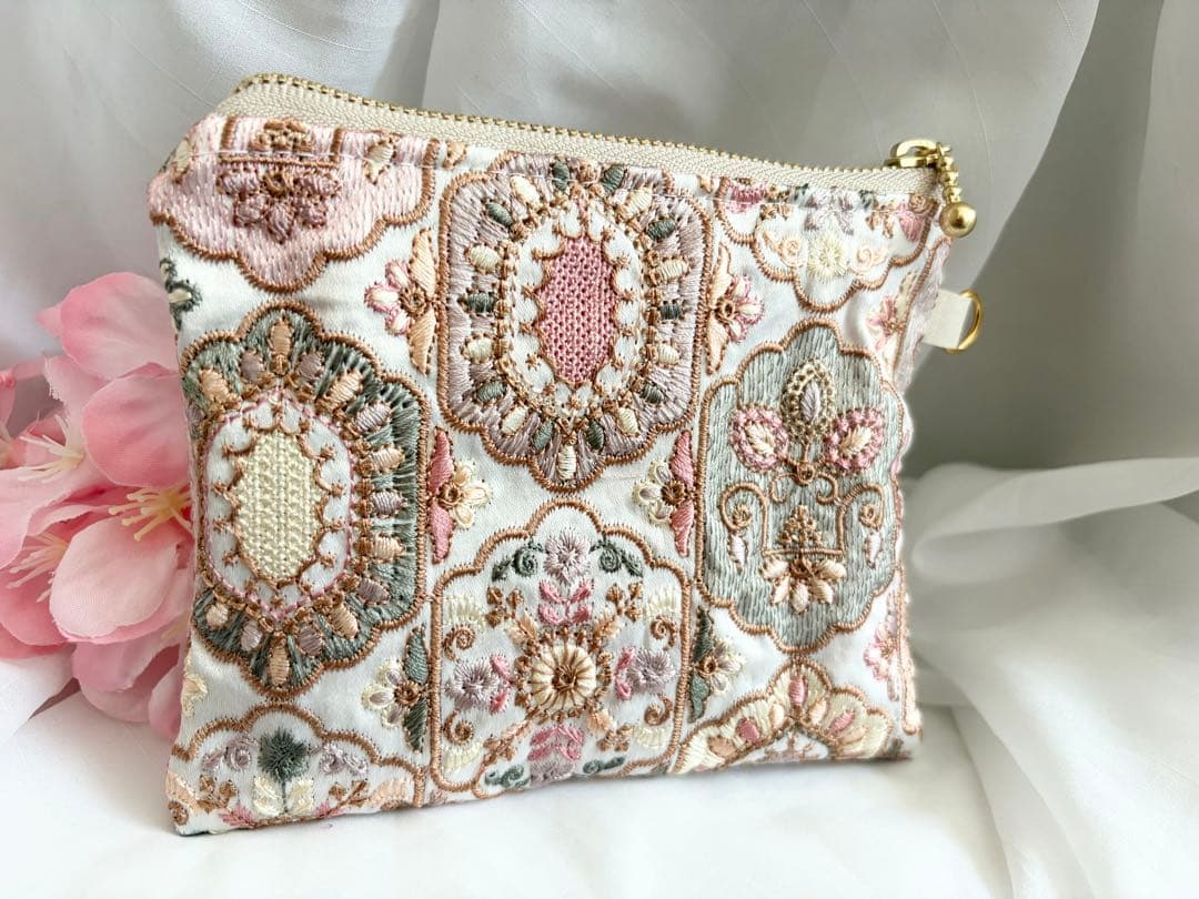 ポーチ　インド刺繍生地　インド刺繍ポーチ　No.72